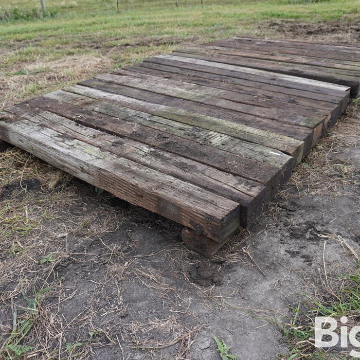 8.5' Oak Railroad Ties