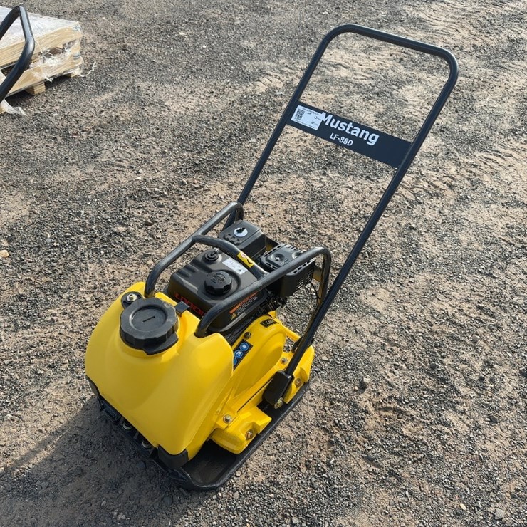 MUSTANG LF-88D PLATE COMPACTOR