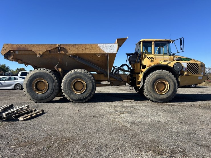 2004-volvo-a40d-image-6