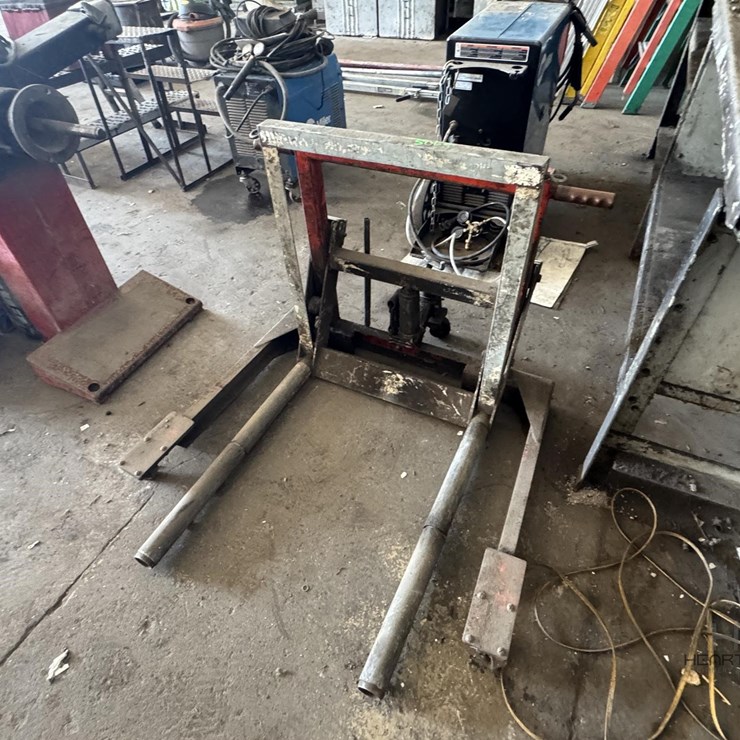LIFTING STAND LIFTING STAND