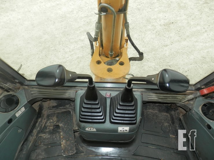 new-holland-555e-image-17