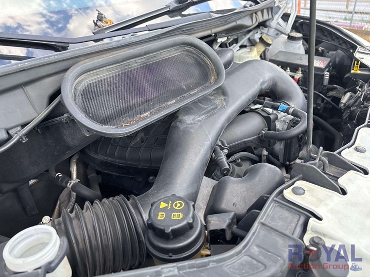 2016-ford-transit-image-13