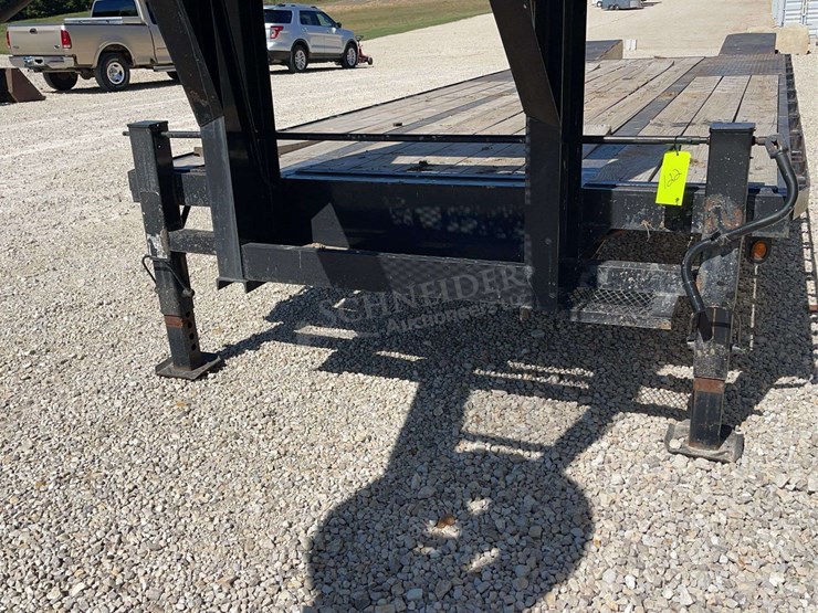 2007-load-master-27'-flatbed-gooseneck-trailer,-from-the-estate-of-dr.-ken-buchmann-image-11
