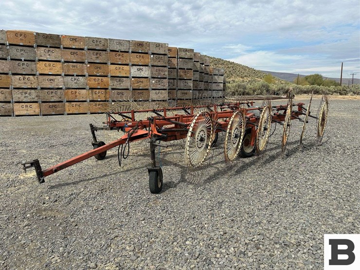 hesston-3980-image-2
