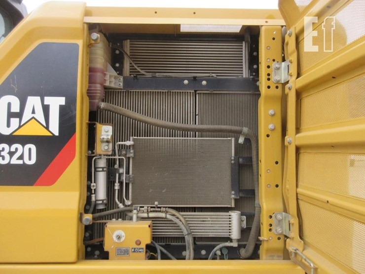 2018-caterpillar-320-image-11