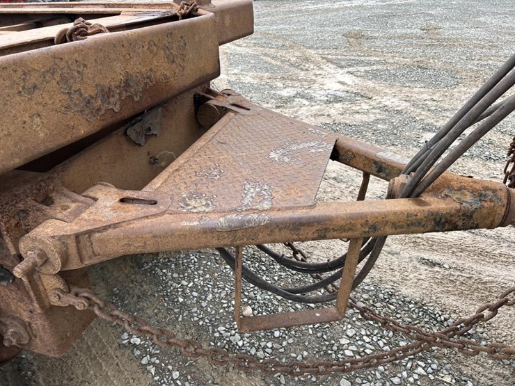 #1040-•-2018-assembled-26'-log-trailer-image-7