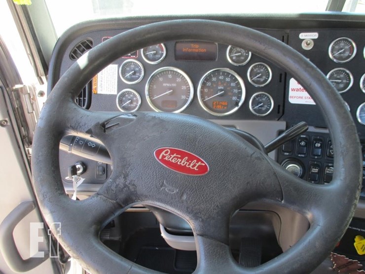 2014-peterbilt-367-image-15