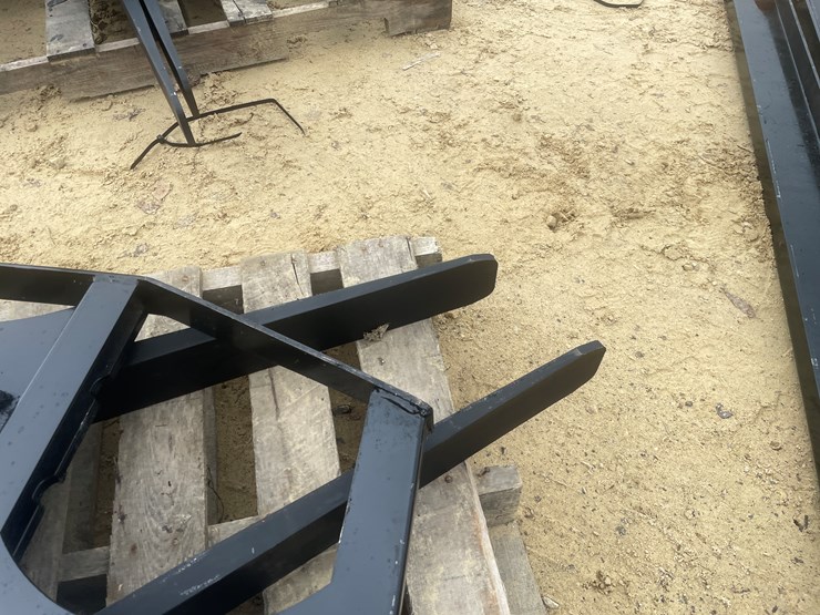 #2026-•-new-kc-mini-fork-frame-with-forks-image-7