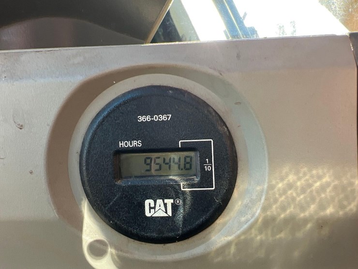 2017-caterpillar-330fl-image-43