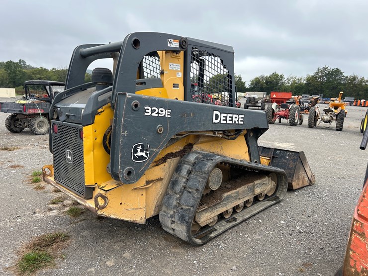 deere-329e-image-5