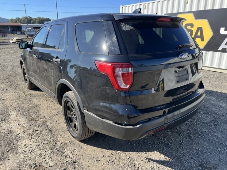2017-ford-explorer-image-6