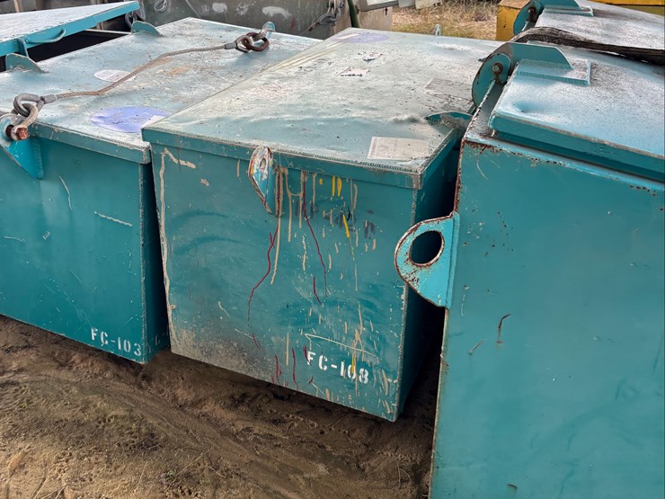 #141-•-laydown-aluminum-toolbox-image-1