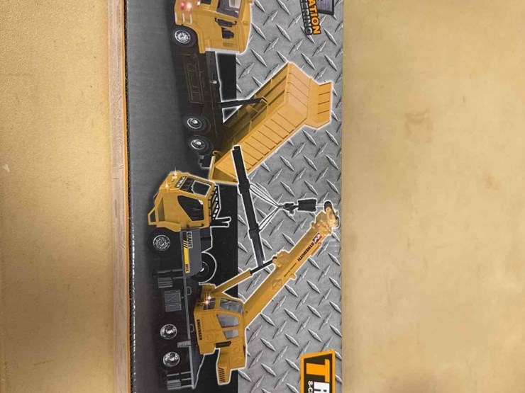 unused-toy-remote-controlled-cement-truck-image-3