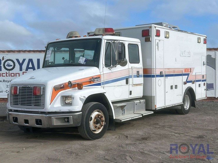 2003-freightliner-fl60-image-1