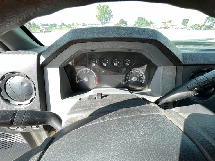 2011-ford-f250-xl-image-44