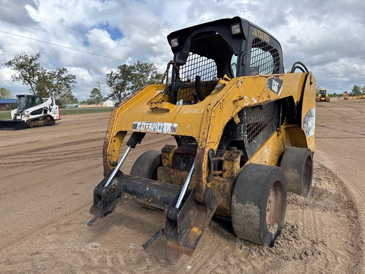2012-caterpillar-246c-image-2