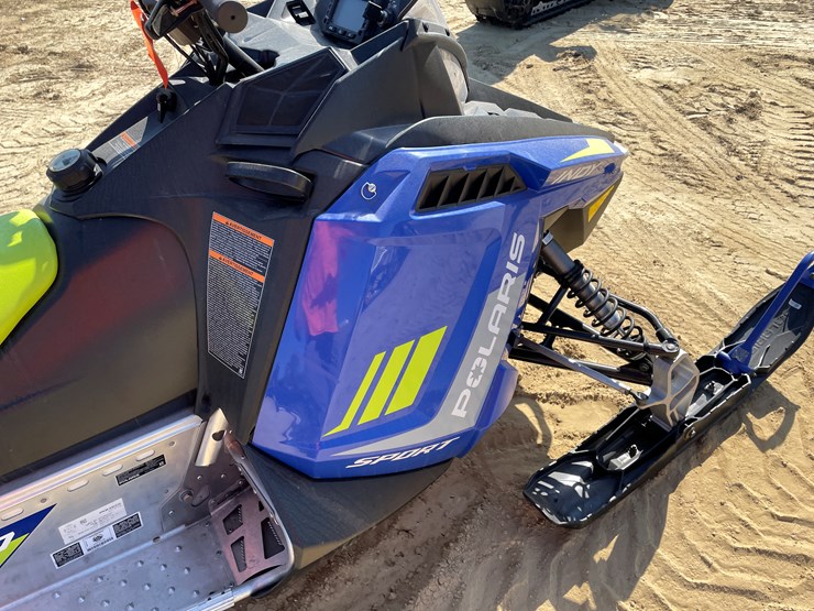 #1897-•-2024-polaris-indy-550-sport-snowmobile-(sells-with-bill-of-sale-only)-image-13