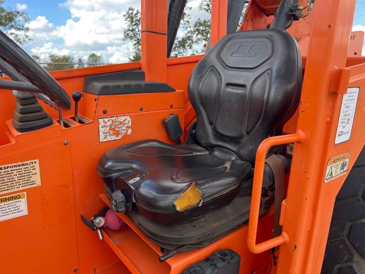 2016-jlg-6036-telescopic-forklift-image-28