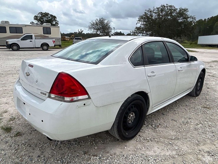 2012-chevrolet-impala-sedan-image-3