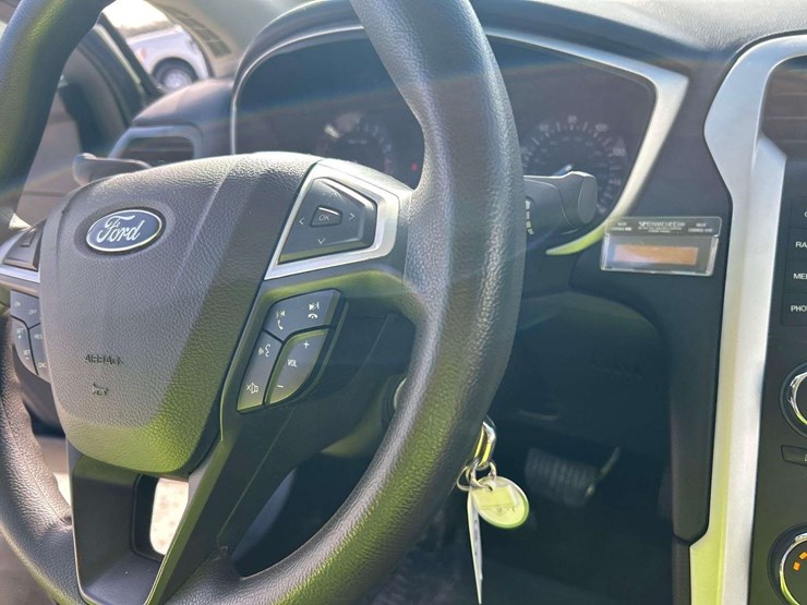 2015-ford-fusion-s-sedan-image-14
