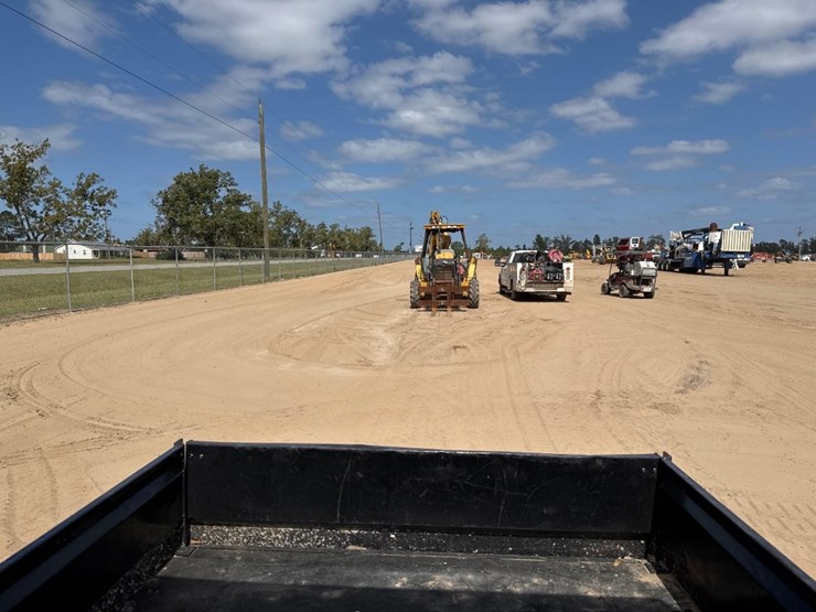 club-car-intell-trak-4x4-utv-image-27