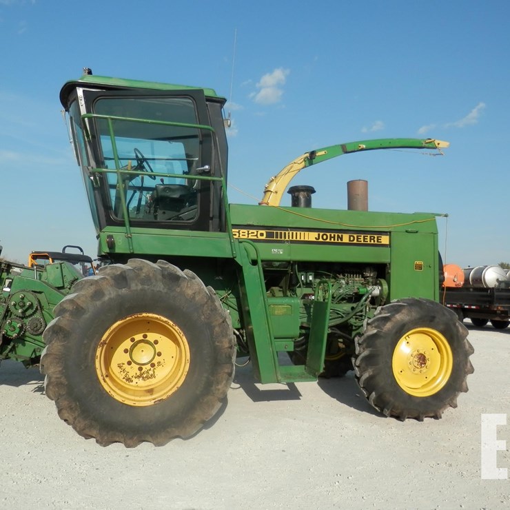 JOHN DEERE 5820
