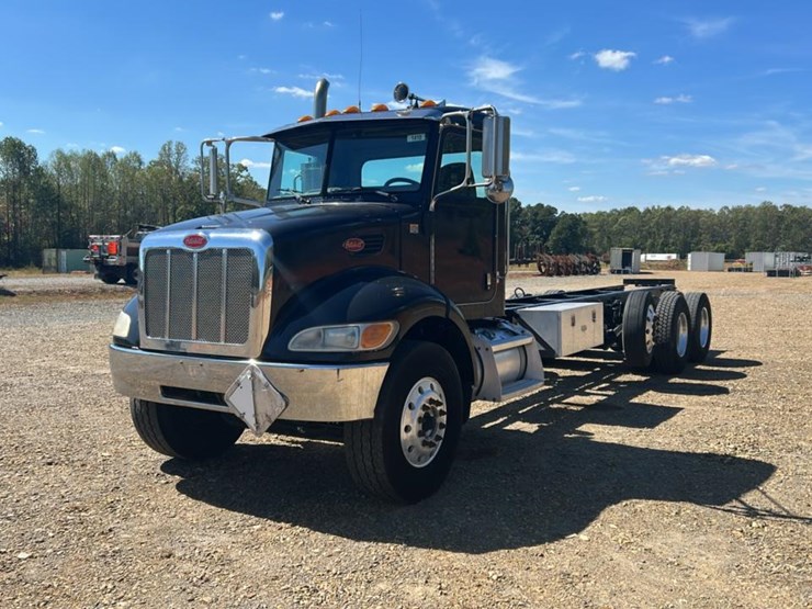 #1962-•-2006-peterbilt-pb340-semi-truck*-image-1
