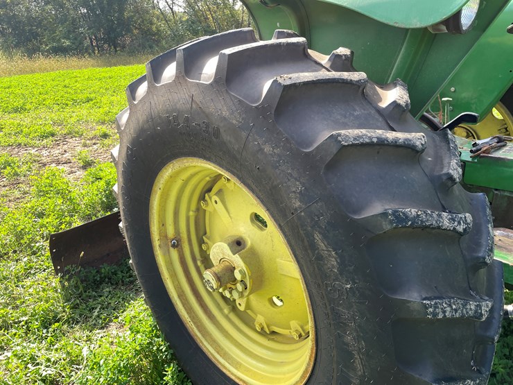 john-deere-2640-image-42