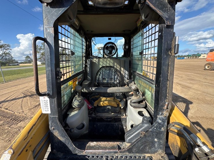 2005-caterpillar-267b-image-21
