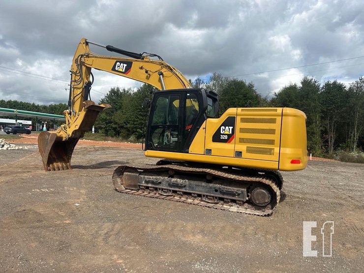 2019-caterpillar-320-image-2