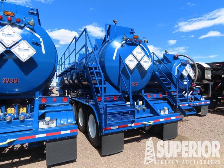 (x)-(4-43)-2017-worley-3-axle-8000-gal-transport-t-image-4