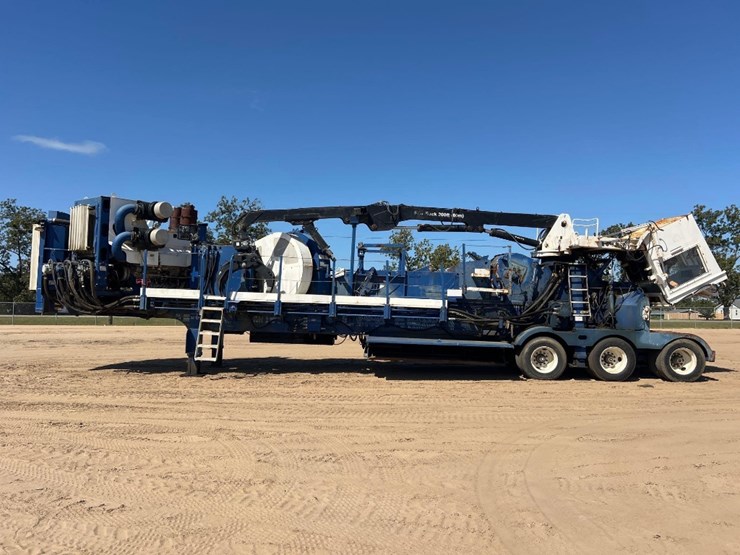 2008-peterson-5000h-whole-tree-chipper-image-1