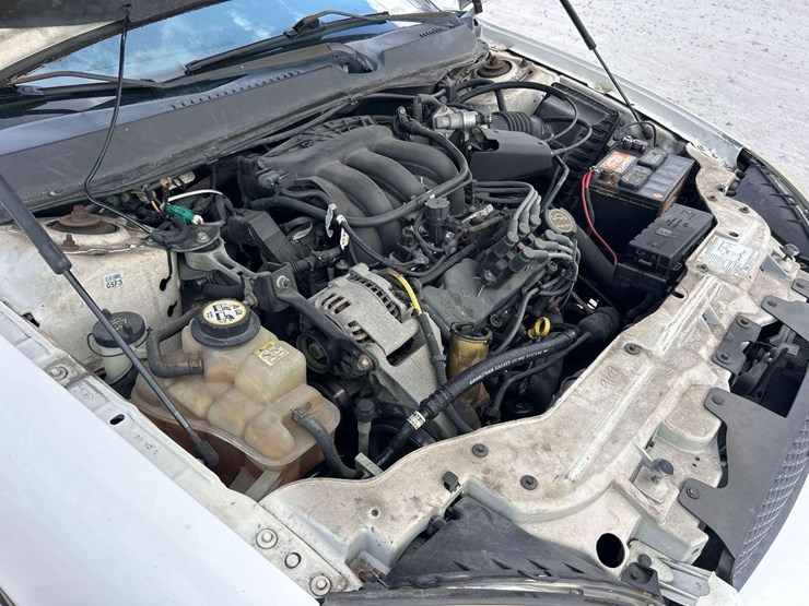 2006-ford-taurus-se-sedan-image-9