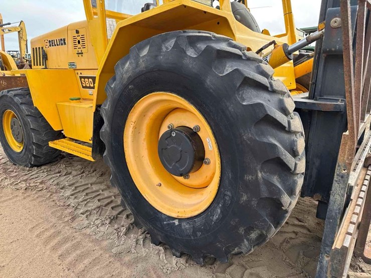 sellick-s80j4e-4-rough-terrain-forklift-image-11