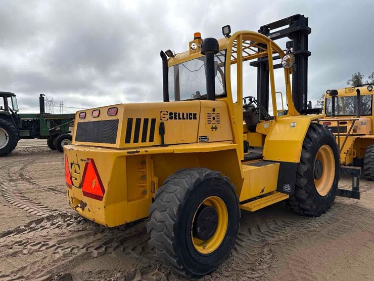 sellick-s80j4e-4-rough-terrain-forklift-image-6