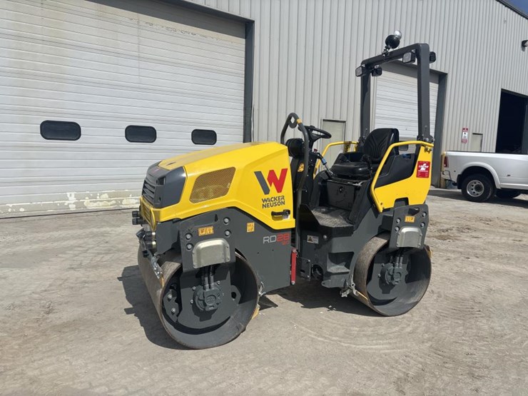 #5056-•-2019-wacker-neuson-rd28-smooth-drum-roller-image-2