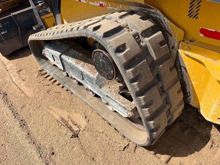 2021-deere-325g-image-16