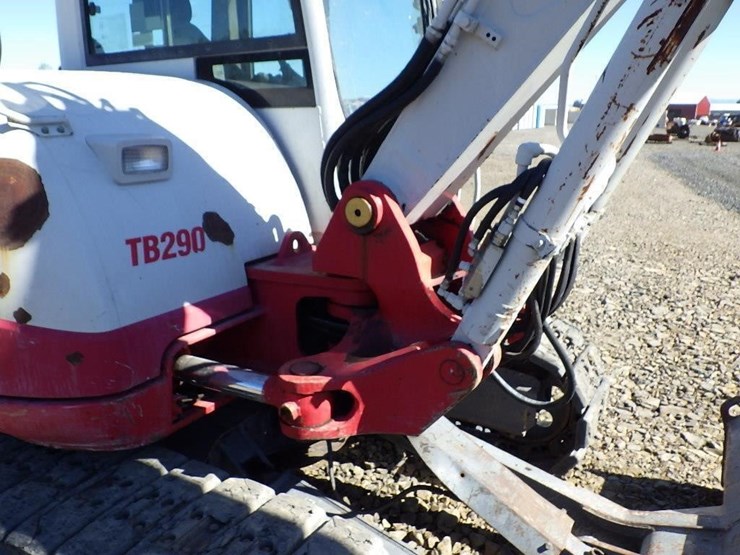 2017-takeuchi-tb290-image-18