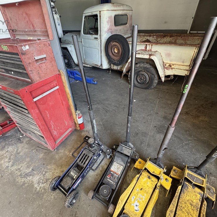 BLACKLINE 3 1/2 TON LOW PROFILE SERVICE JACK BLACKLINE 3 1/2 TON LOW PROFILE SERVICE JACK