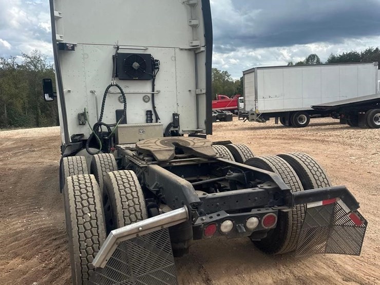 2019-kenworth-t680-image-5
