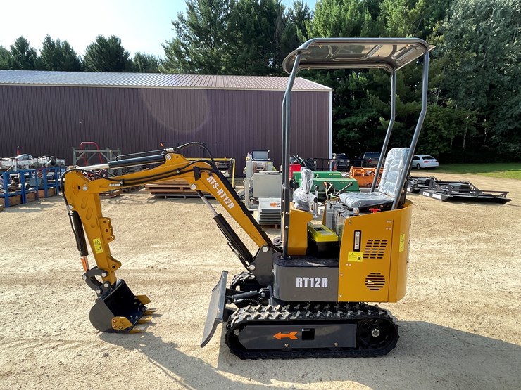 #205-•-new-rt12r-mini-excavator-image-2