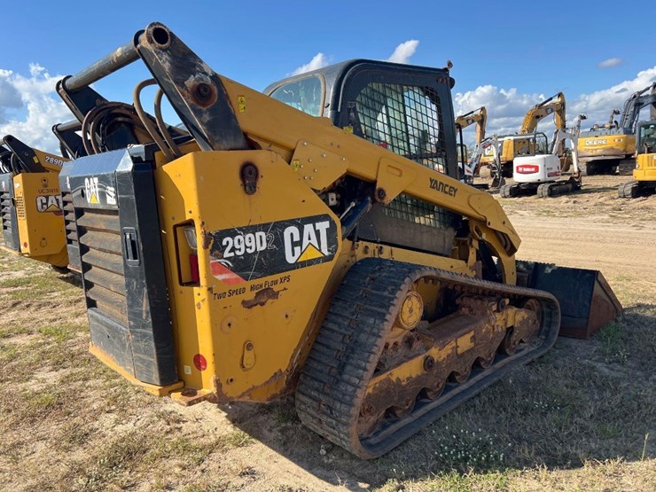 2017-caterpillar-299d2-image-4