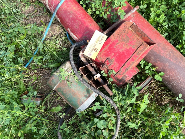 #4461-•-(2)-6"-augers-image-4