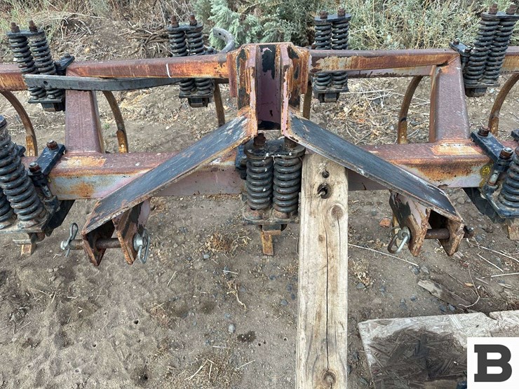 custom-152"-chisel-plow-image-8