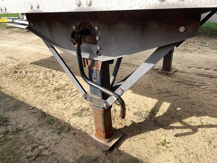 2019-stoughton-trailer-image-51