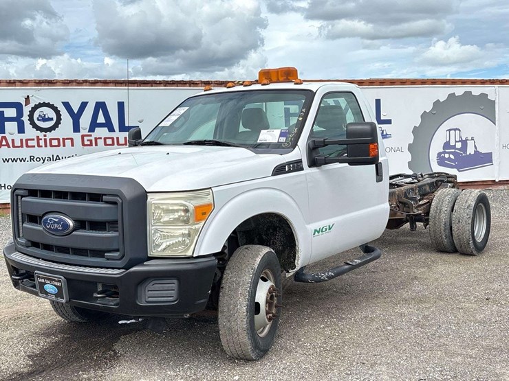 2014-ford-f350-image-1