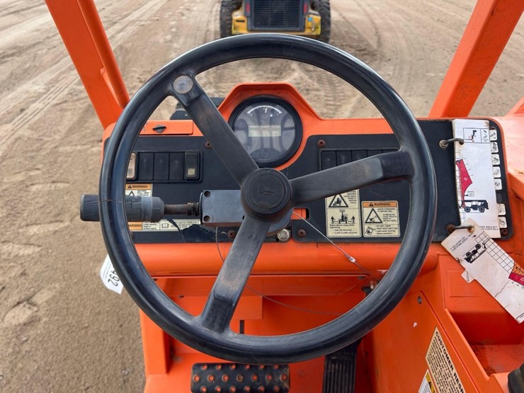 2016-jlg-6036-telescopic-forklift-image-29