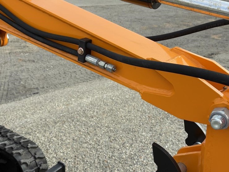 2025-vicsec-vc13-hydraulic-excavator-image-7