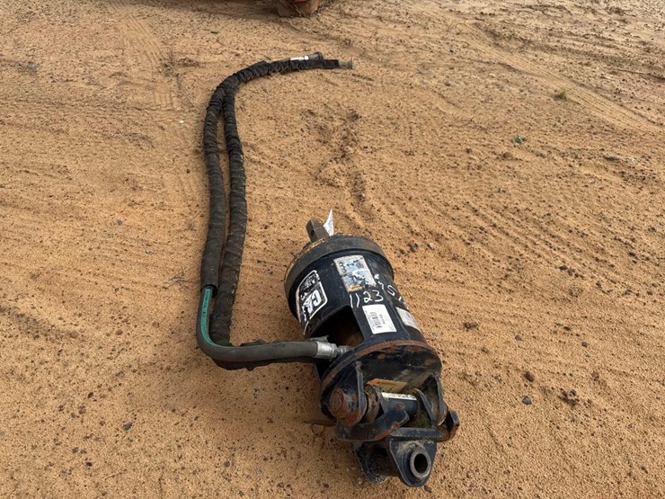 caterpillar-a19b-auger-hyd-excavator-attachment-image-1