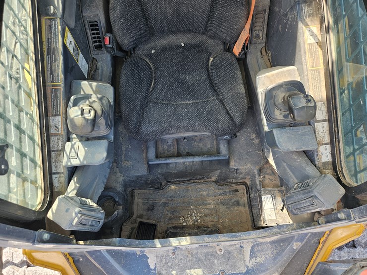 2018-deere-325g-image-9